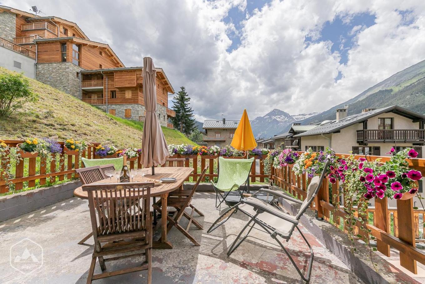 Locations Berne Milesi Apartment Lanslevillard Bagian luar foto
