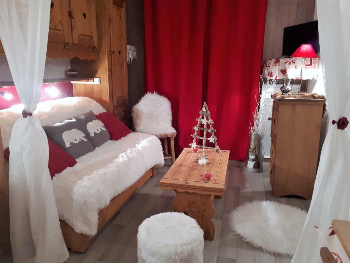 Locations Berne Milesi Apartment Lanslevillard Bagian luar foto