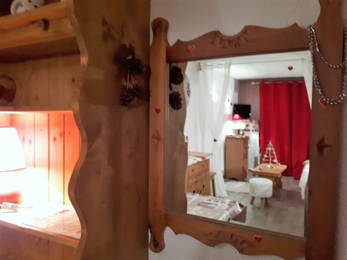 Locations Berne Milesi Apartment Lanslevillard Bagian luar foto